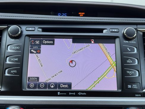 Used 2018 Toyota Highlander XLE FWD image 23