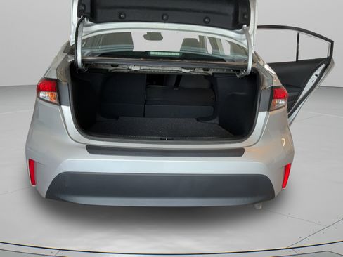 Used 2023 Toyota Corolla LE w/ Carpet Mat Package (TMS) FWD image 30