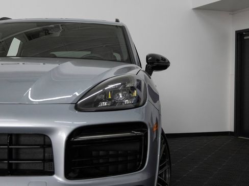 Certified 2023 Porsche Cayenne GTS AWD/4WD image 11