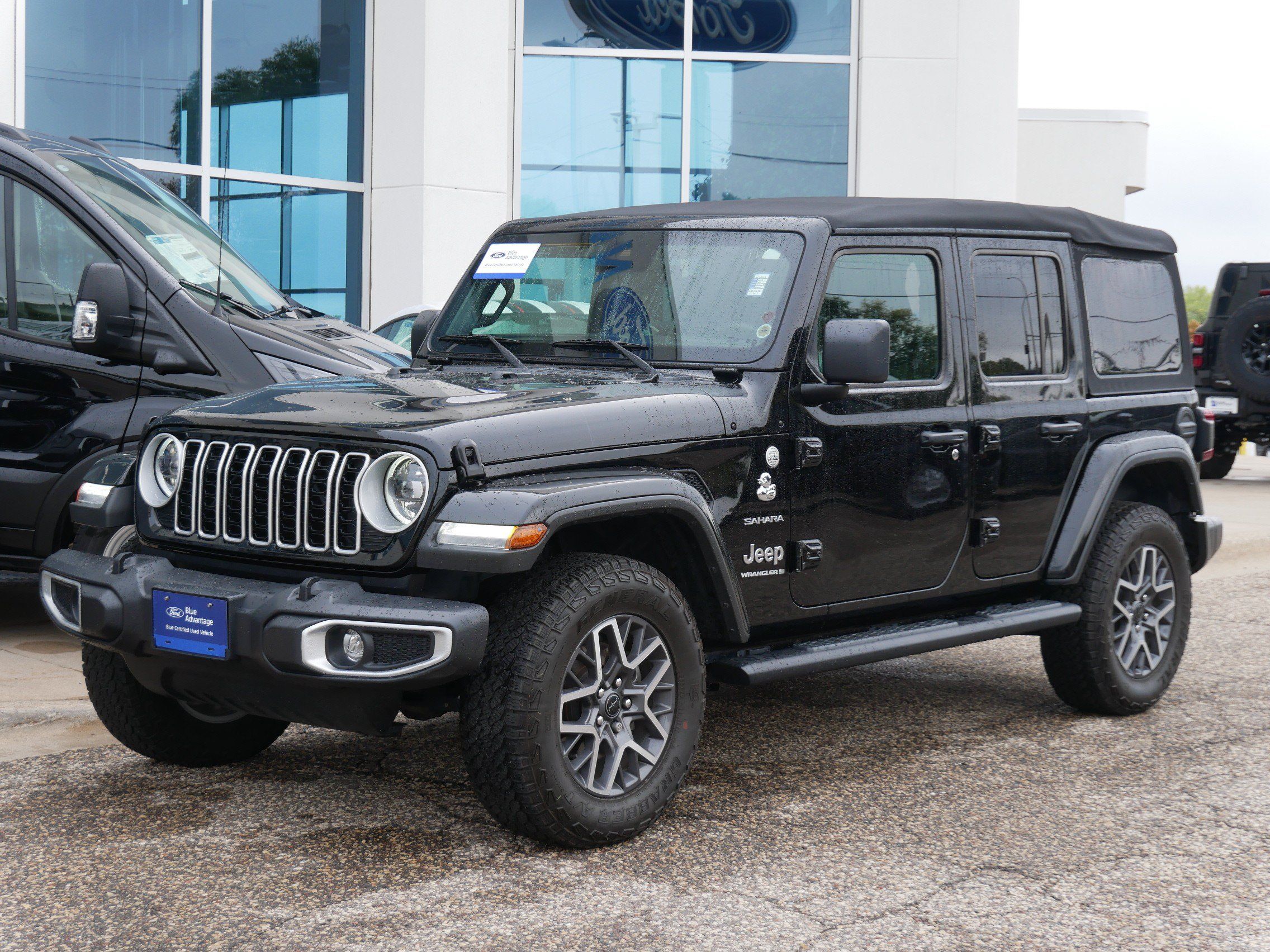 Used 2024 Jeep Wrangler Unlimited Sahara AWD/4WD image 25