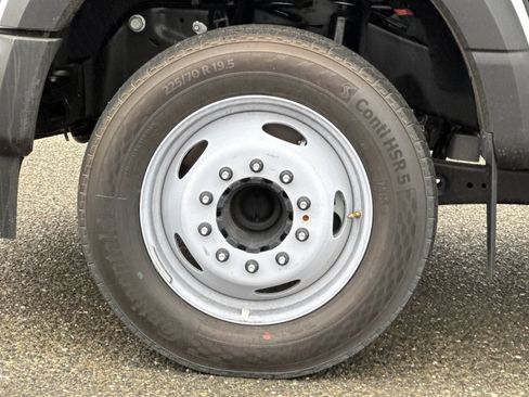 New 2025 Ford F450 XL w/ XL Chrome Package RWD image 27