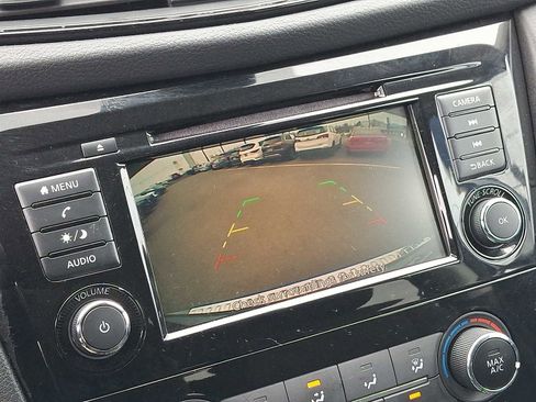 Used 2020 Nissan Rogue S w/ Special Edition Package image 18