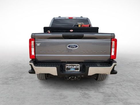 Used 2024 Ford F250 XLT image 9