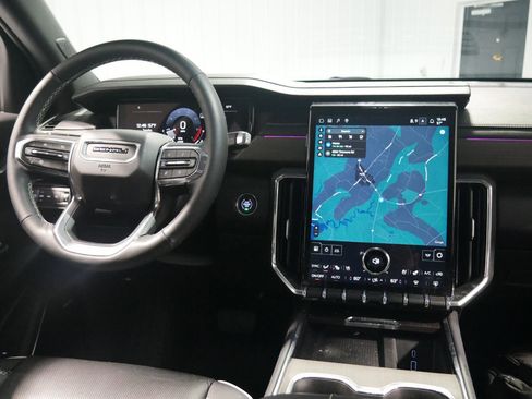 Used 2024 GMC Acadia Denali image 19