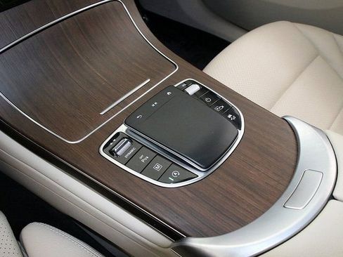 Used 2022 Mercedes-Benz GLC 300 GLC 300 image 22