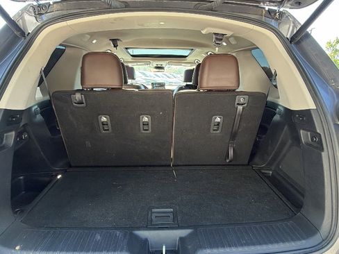 Used 2025 Honda Pilot Elite image 13