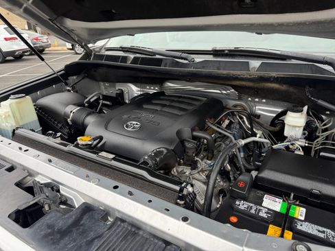 Used 2015 Toyota Tundra Limited w/ Limited Premium Package AWD/4WD image 22