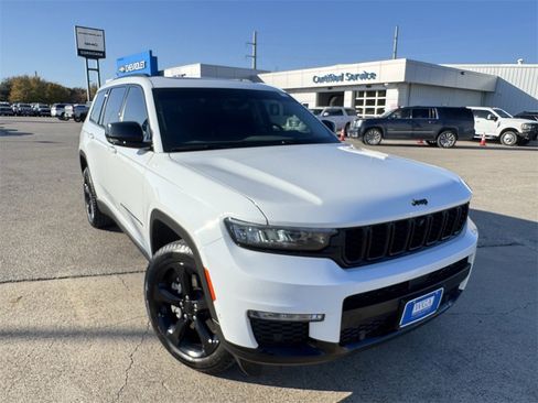 Used 2023 Jeep Grand Cherokee L Limited w/ Luxury Tech Group II image 2