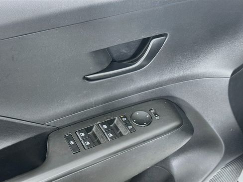 Used 2024 Hyundai Kona SEL FWD image 15