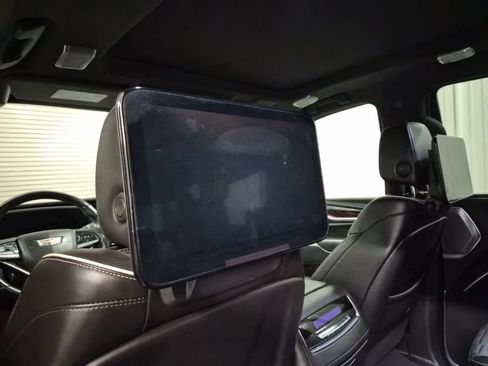 Used 2021 Cadillac Escalade Sport Platinum w/ Heavy-Duty Trailer Package image 22