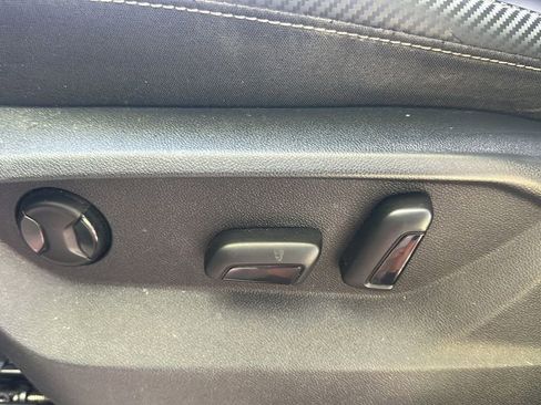 Used 2021 Volkswagen Atlas Cross Sport SE image 15