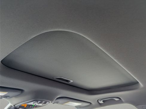 New 2026 Chevrolet Trax RS w/ Sunroof Package image 23