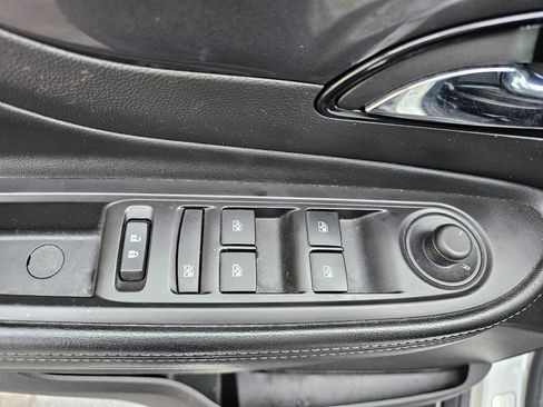 Used 2019 Buick Encore Preferred image 5