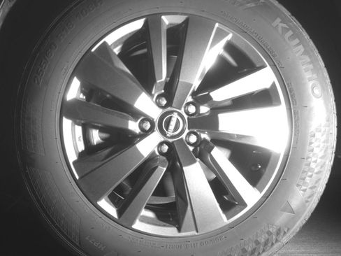 Used 2025 Nissan Pathfinder SV FWD image 15