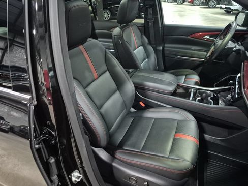 Certified 2024 Chevrolet Traverse RS w/ LPO, Floor Liner Package AWD/4WD image 30