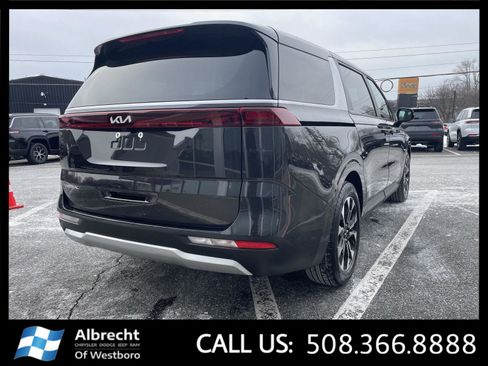 Used 2024 Kia Carnival EX image 5