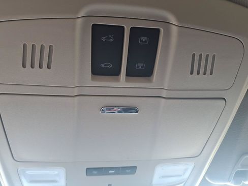 Used 2020 Buick Envision Essence w/ Experience Buick Package FWD image 30