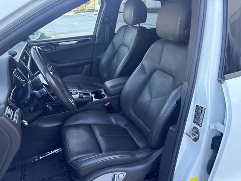 Used 2018 Porsche Macan Sport Edition image 23