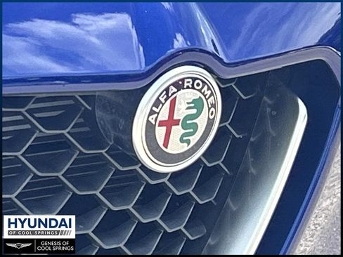 Used 2023 Alfa Romeo Stelvio Ti AWD/4WD image 12