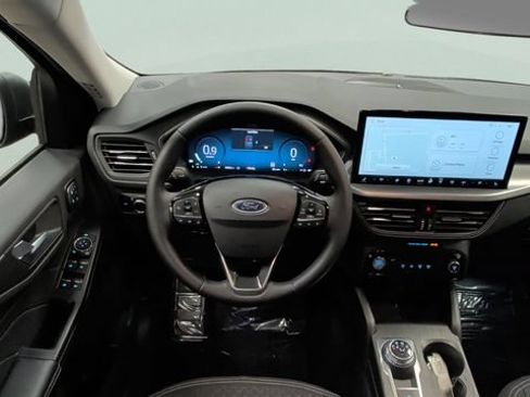 Used 2025 Ford Escape Active w/ Active Premium Tech Pack FWD image 15