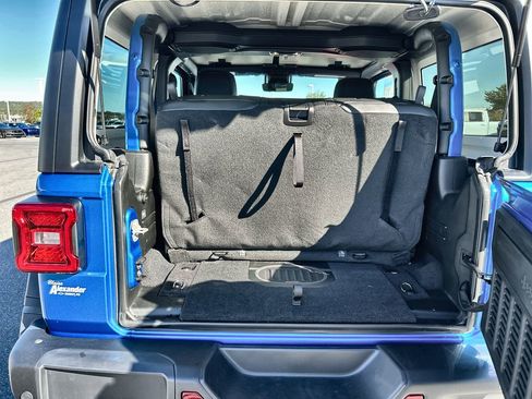 Used 2023 Jeep Wrangler Rubicon w/ Steel Bumper Group image 11