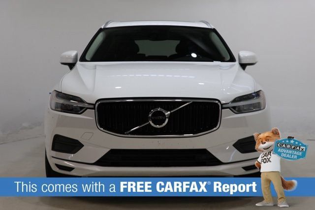 Used 2018 Volvo XC60 T5 Momentum w/ Vision Package AWD/4WD image 2