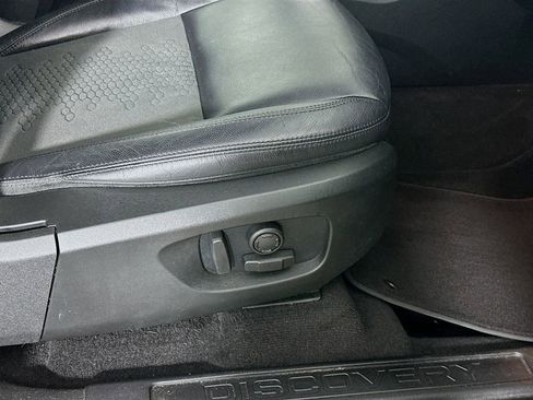 Used 2019 Land Rover Discovery Sport SE image 23