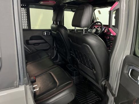 Used 2022 Jeep Wrangler Unlimited Rubicon w/ Cold Weather Group image 23