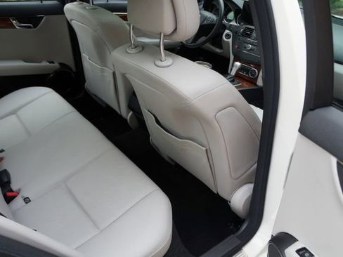 Used 2010 Mercedes-Benz C 300 Sedan image 18