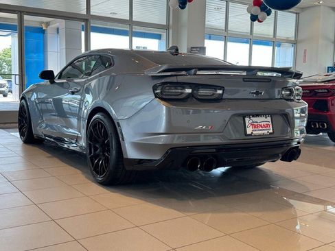 Used 2022 Chevrolet Camaro ZL1 RWD image 6