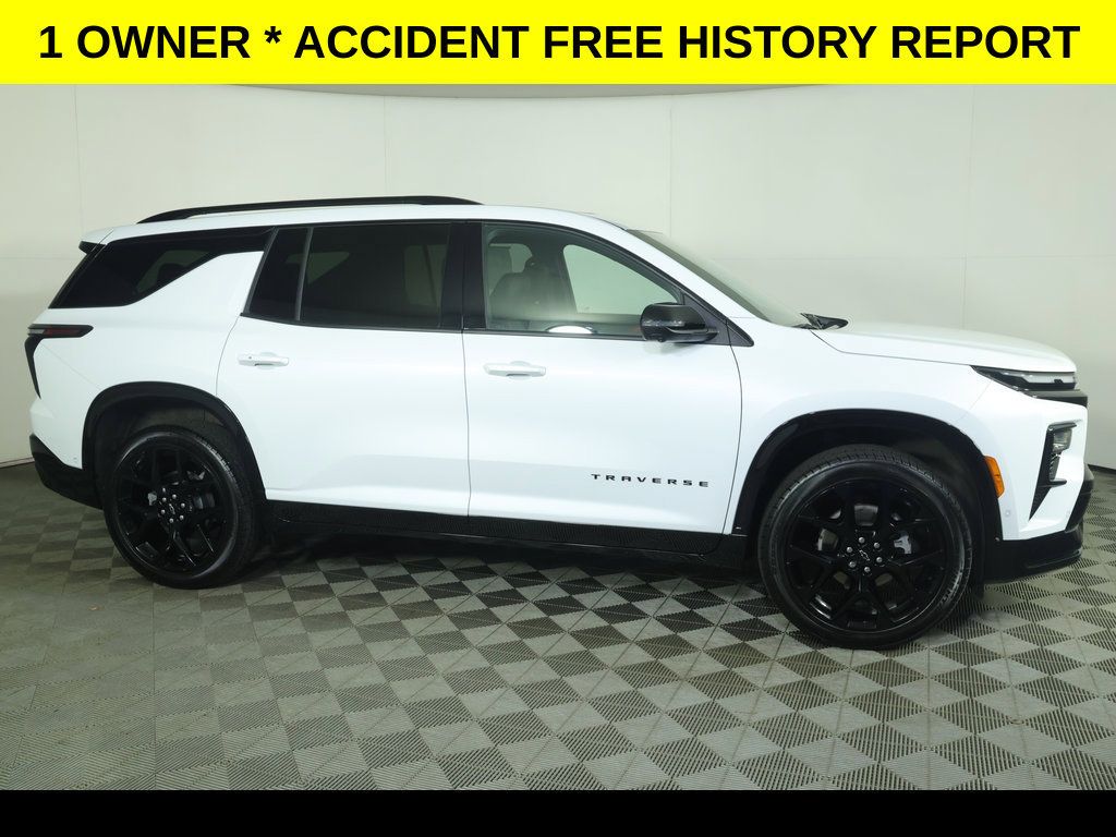Certified 2026 Chevrolet Traverse RS w/ LPO, Floor Liner Package AWD/4WD image 2