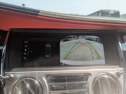 Used 2018 Rolls-Royce Dawn RWD image 24