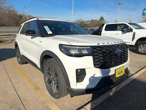 New 2026 Ford Explorer ST-Line w/ ST-Line Street Pack image 3
