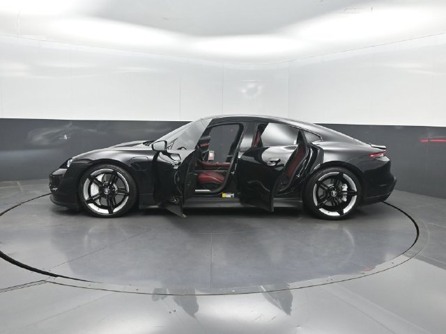 Used 2020 Porsche Taycan 4S AWD/4WD image 40