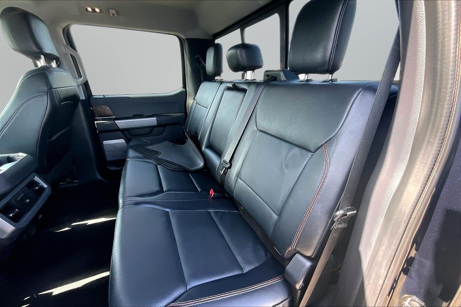 Used 2023 Ford F250 Lariat w/ Lariat Ultimate Package AWD/4WD image 18