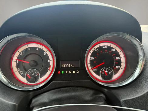 Used 2019 Dodge Grand Caravan SXT FWD image 9