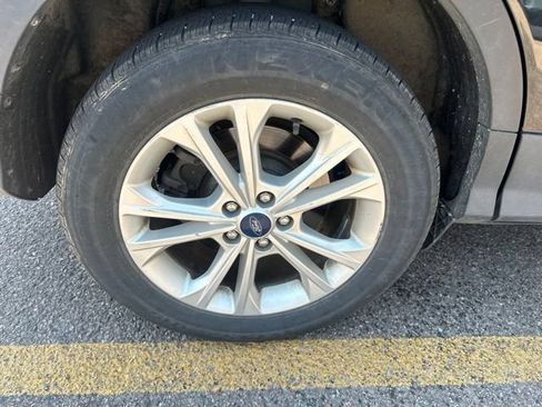 Used 2018 Ford Escape SEL AWD/4WD image 8