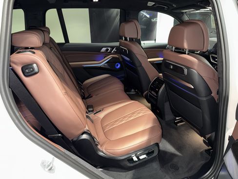 New 2026 BMW X7 M60i image 11