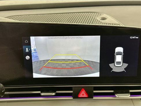 Used 2023 Hyundai Elantra Limited image 14