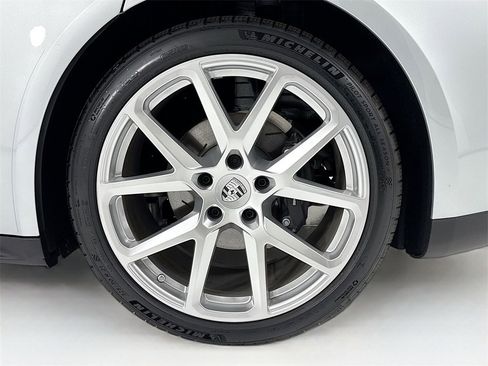 New 2025 Porsche Panamera 4 image 32