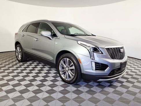 Certified 2023 Cadillac XT5 Premium Luxury AWD/4WD image 3