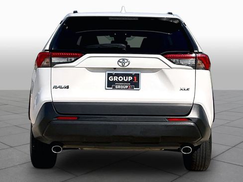 Used 2025 Toyota RAV4 XLE FWD image 5
