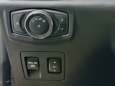 Used 2019 Ford Expedition Platinum image 11