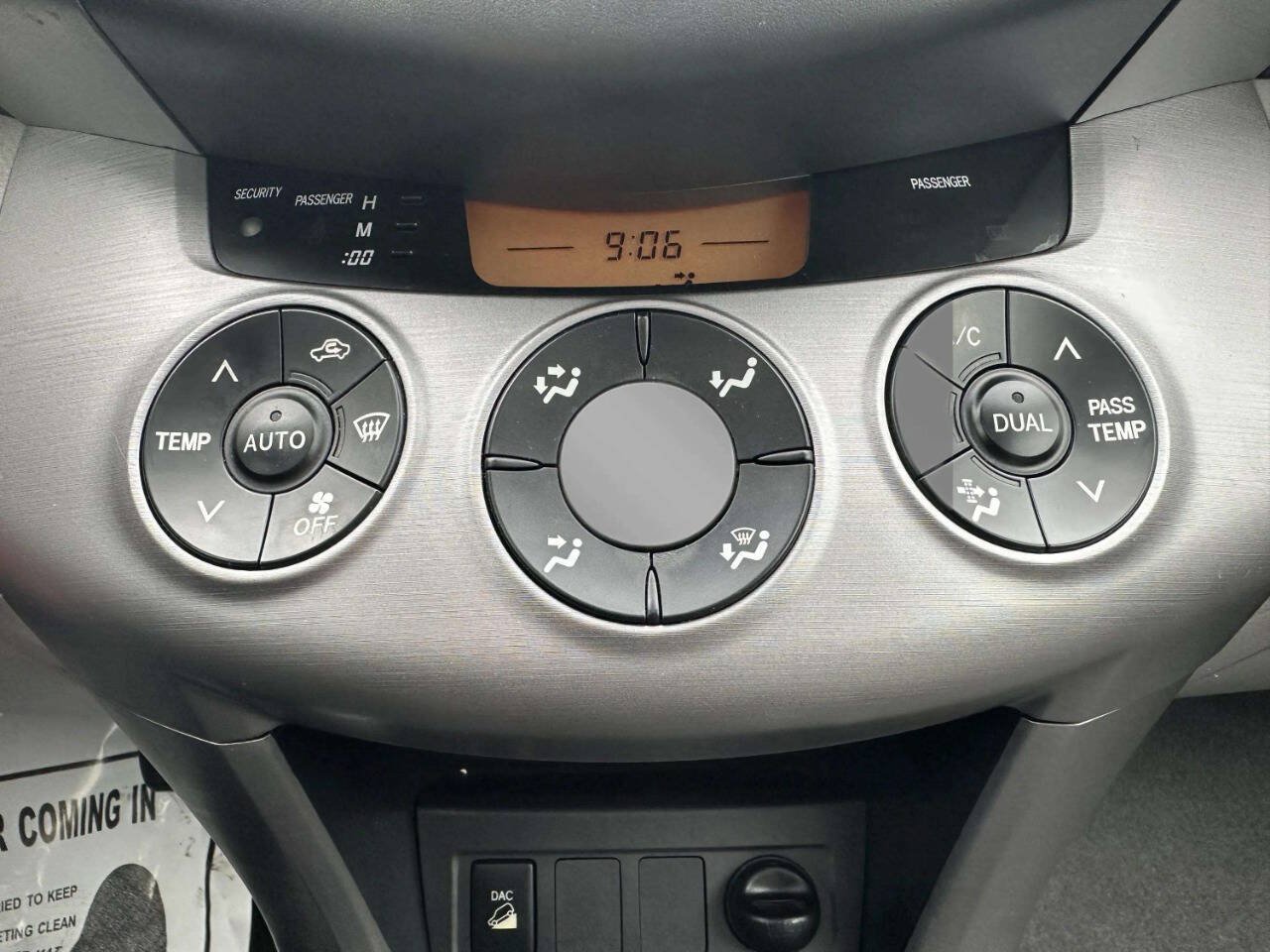 Used 2007 Toyota RAV4 Limited AWD/4WD image 32