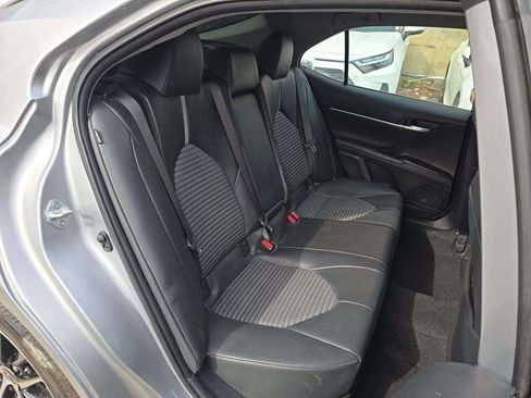 Used 2022 Toyota Camry SE image 9