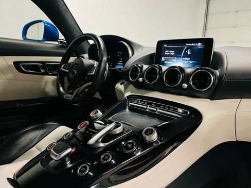 Used 2017 Mercedes-Benz AMG GT S image 25