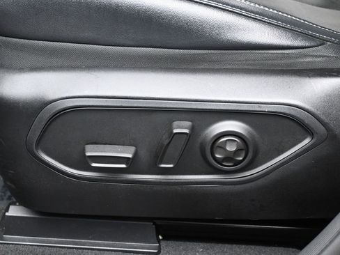 Used 2023 Jeep Grand Cherokee L Laredo image 12