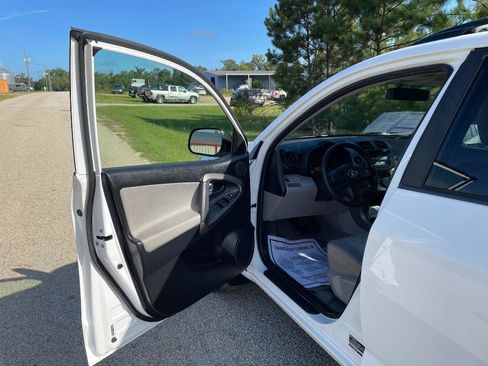 Used 2011 Toyota RAV4 4WD w/ Base L4 Extra Value Pkg image 7