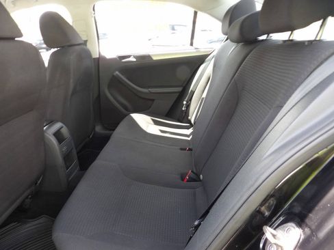 Used 2016 Volkswagen Jetta SE FWD image 9