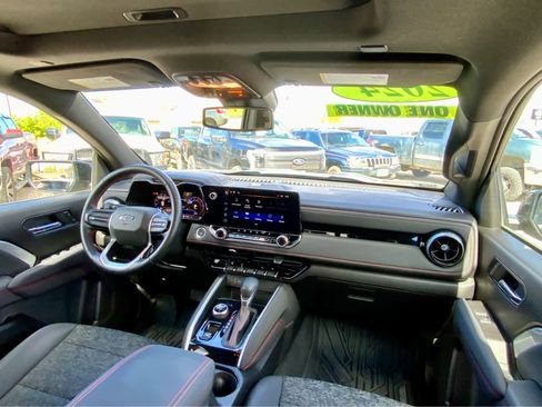 Used 2024 Chevrolet Colorado Z71 w/ Z71 Convenience Package 2 AWD/4WD image 34